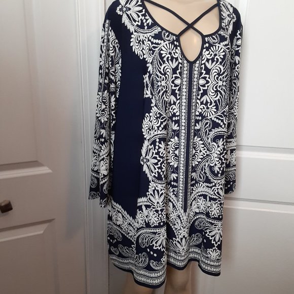 Avenue Navy and White Tunic Top 26/28 - Picture 3 of 13